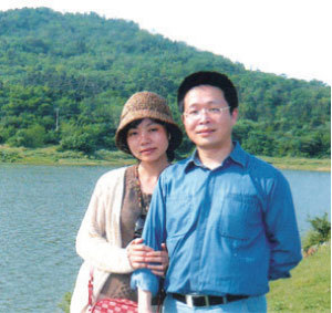 二胡独奏演奏家美旋女士与丈夫江峰。