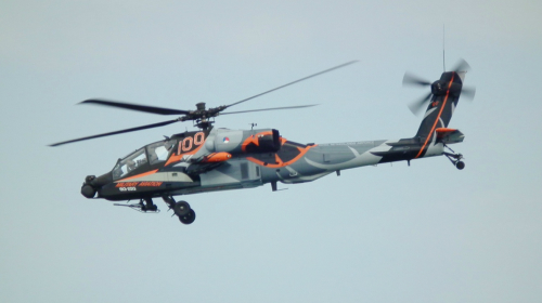 6月28日台湾首支阿帕奇武装直升机作战部队正式成立，该机种品类繁多，图为AH-64D阿帕奇武装直升机。（图片来源：维基百科） 