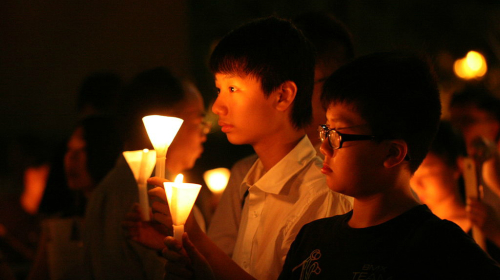 香港維園每年6月4日都會舉行六四燭光晚會，悼念六四死難者