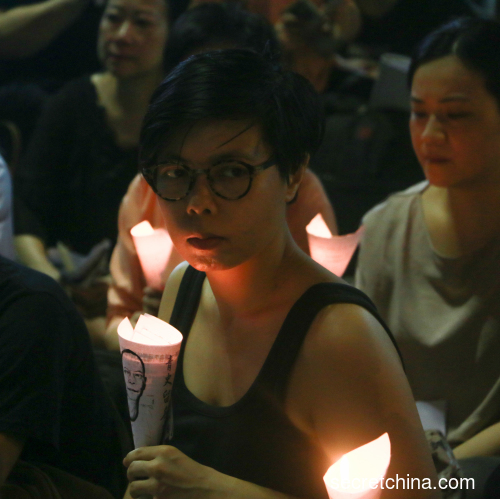 200港人尖沙咀烛光悼念李旺阳“被自杀”5周年。