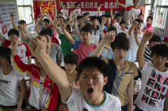 “网络革命党”:由三重社会不公催生(图)