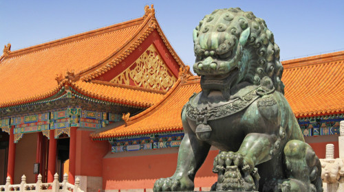 中国历史上第一位女皇帝武则天，对唐朝宗室进行大举杀戮。图为中国紫禁城。