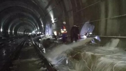 滬昆高鐵隧道塌方近萬乘客受影響
