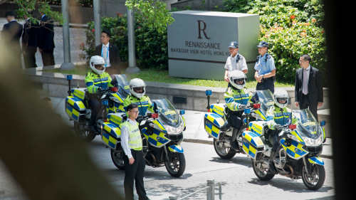 香港警队暴力倾向愈加严重，再不加以克制，会沦为大陆公安。