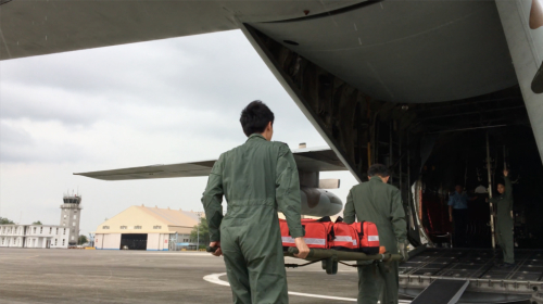 臺灣空軍與海巡署2017年7月24日一道舉行太平島救援演練（圖片來源：VOA）