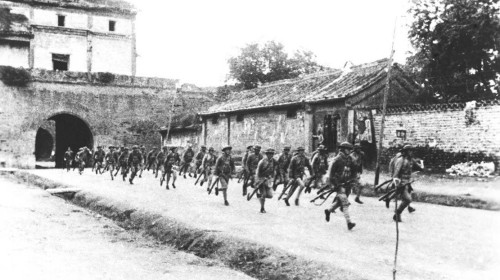 1937年7月7日盧溝橋事變爆發，南京國民政府正式對日宣戰。