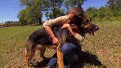 一隻流浪狗改變了她的命運(組圖)