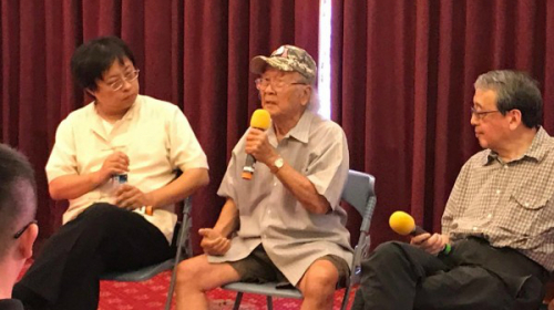 90歲高齡的馮國將（中）在二二八國家紀念館發表演講，呼籲臺灣一定要認清中國共產黨的本質。