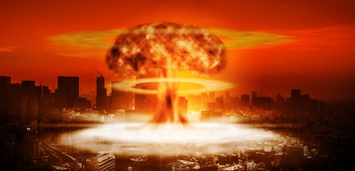 原子弹爆炸时的蘑菇云。