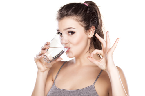 多飲水保持血管暢通。