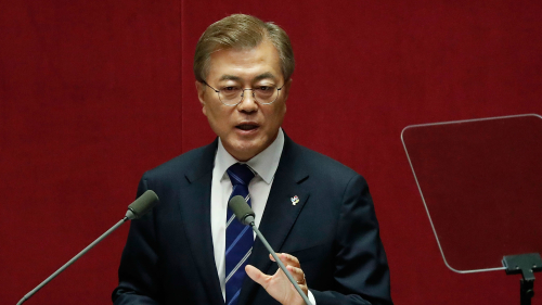 （16：9）韓國總統文在寅希望能與朝鮮重啟對話，避免戰爭爆發造成不必要的人員傷亡。 