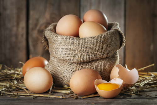雞蛋含有豐富的蛋白質。