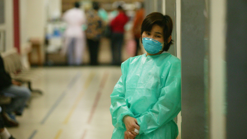 医护人员压力高企、香港护士协会指医管局无视护士工作压力与诉求，林郑急斥资5亿“救火”