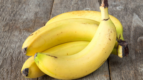 香蕉味甘性寒，可清熱潤腸、促進腸胃蠕動。