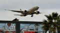 中國人飛機上打架掐脖驚動FBI遭美國遣返(圖)