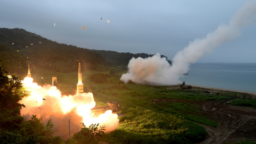 2017年9月15日，韩国防卫官员表示，今晨朝鲜发射飞弹穿越北海道，韩国几乎于同一时间向朝鲜半岛东海岸发射一枚玄武2型弹道飞弹，模拟先发制人的袭击