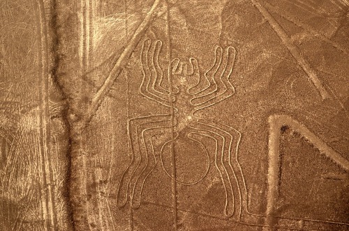 秘魯史前巨畫好像巨人的手指畫出