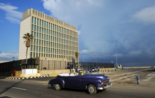 美國務卿：川普考慮關閉美國駐古巴大使館