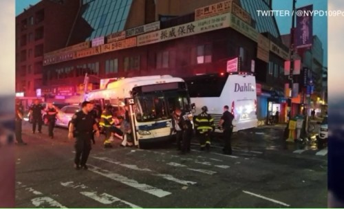 纽约发生重大车祸 巴士对撞3死16伤