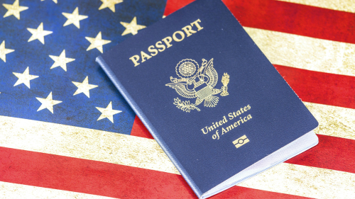 美国国务院正向移民及领事官员下达最新的审查规则，不符合新规则的签证申请会被拒绝，且申请人必须在面谈时详述入境美国三个月之内的计划。 