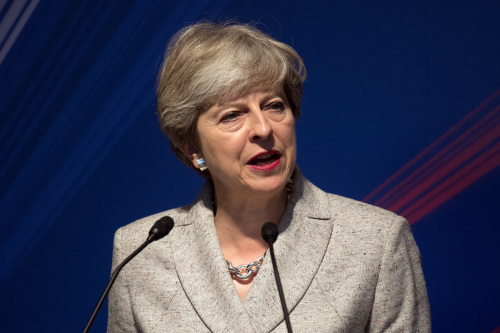 英国首相宣布2019年3月正式脱欧 