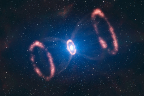枯萎的超新星再次放射出壮观新光焰