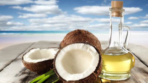 椰子油中月桂酸的含量高达50％，月桂酸有消除大肠直肠癌细胞的功效。