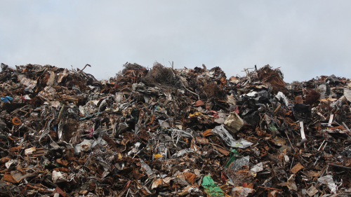 环保团体发现，网购货品质量等问题使每年有大量纺织品被丢弃，造成了巨大浪费