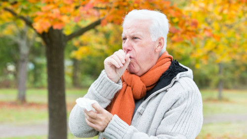白芍食疗方有治久咳不愈症状的功效。