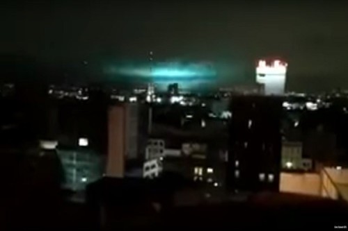墨西哥强震暗夜惊现神秘绿光