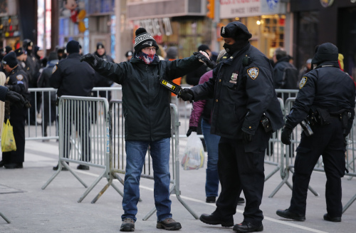 纽约时代广场跨年将至  最严安保史无前例