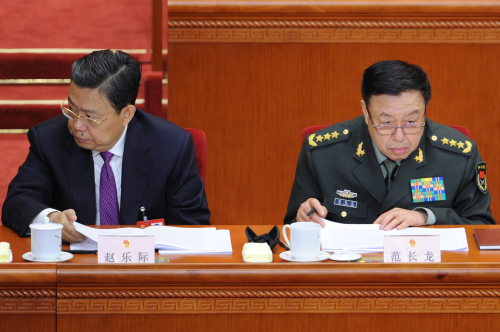 据说范长龙等军中高层也在主动退赃听候处理之列。