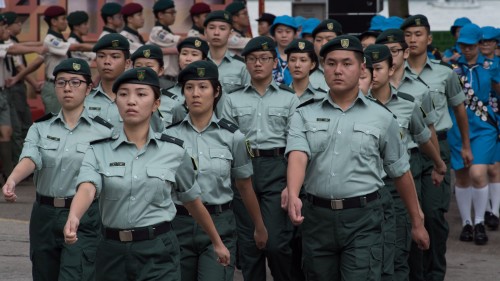 近年突然冒起、标榜“爱国爱港”的香港青少年军，后台异常雄厚