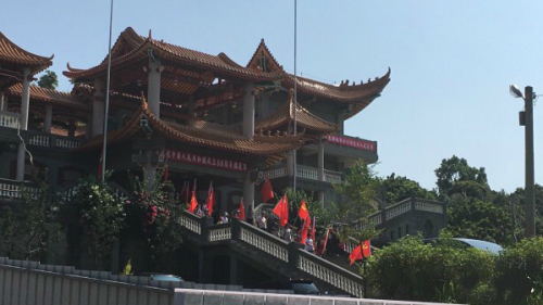 在台有近百年历史的碧云禅寺被亲共建商魏明仁改造为“共产党社会主义基地”。
