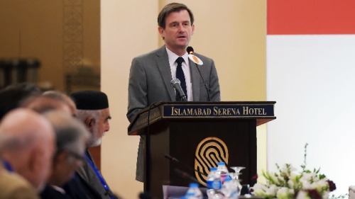美國駐巴基斯坦大使大衛．黑爾（David Hale）於2017年11月6日在伊斯蘭堡舉行的第四輪美巴雙邊對話會上發表演講。