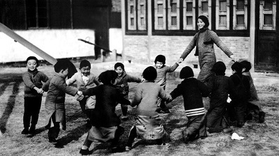 抗战八年，中国教育事业竟于战火纷飞中得大发展。