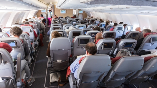 沒有人會想在狹窄的機艙裡，同時聽到數百人開口閒聊。