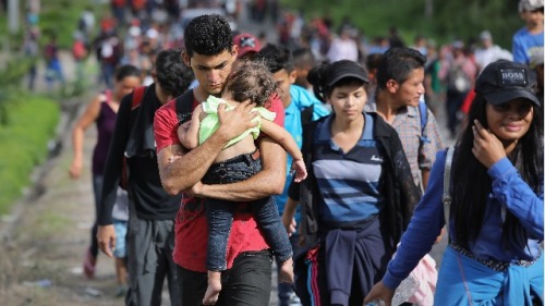 10月15日，超過1,500名宏都拉斯移民從宏都拉斯進入瓜地馬拉。
