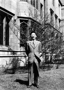 1951年準備回國的巫寧坤在芝加哥大學留影。