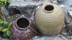 古代的酒坛能够翻转过来清洗太神奇了(图)