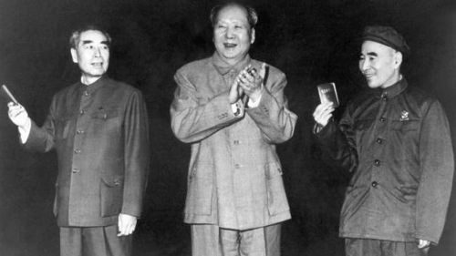 林彪在文革期間與毛澤東和周恩來合影。