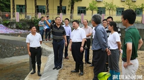 2017年6月，盐田区委副书记、区长吴德林等大陆官员曾进入本属于香港范围的土地“视察”