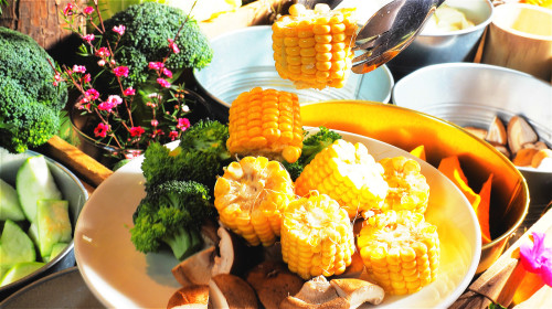 玉米、芋头、冬粉等淀粉类食物应换算成主食，不宜多吃。