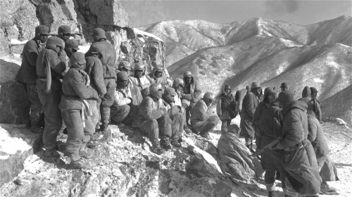 朝鲜战争中一群被俘的志愿军士兵