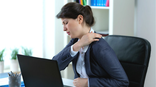 肩膀疼痛不一定是肩周炎，也可能是其他原因导致的。