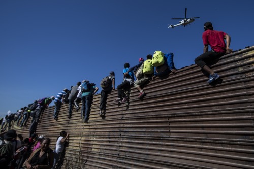 非法移民危機加劇美停止援助中美洲國家
