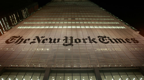 美国总统川普的连任竞选团队发表声明表示，他们已对《纽约时报》提起诽谤诉讼。图为《纽约时报》位于纽约的总部。（图片来源：Mario Tama/Getty Images）