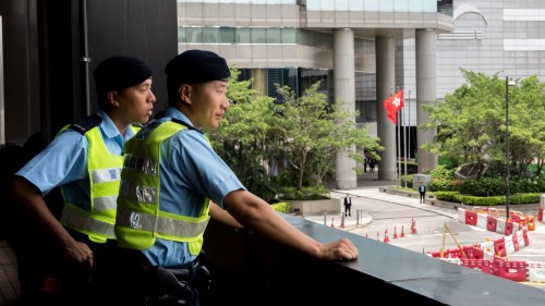 正在巡邏的香港警察