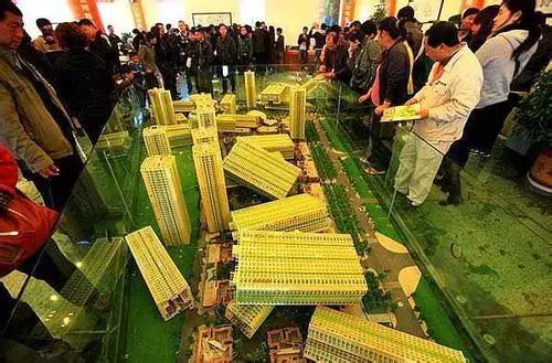 2008年11月，因杭州萬科降價售樓，爆發了一次轟動全國的老業主砸售樓部事件