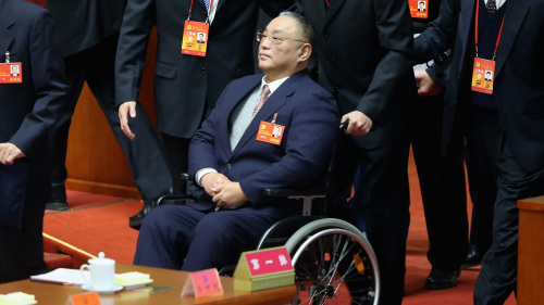 邓小平之子邓朴方去年因为“改革开放”之争，也卷入与当局的权斗疑云。